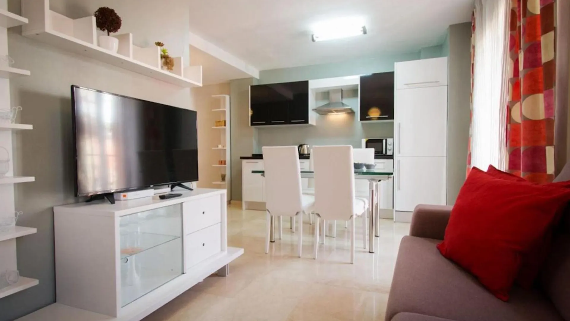 Holidays2Malaga Ancha Del Carmen Aacc, Lift, Wifi contacts