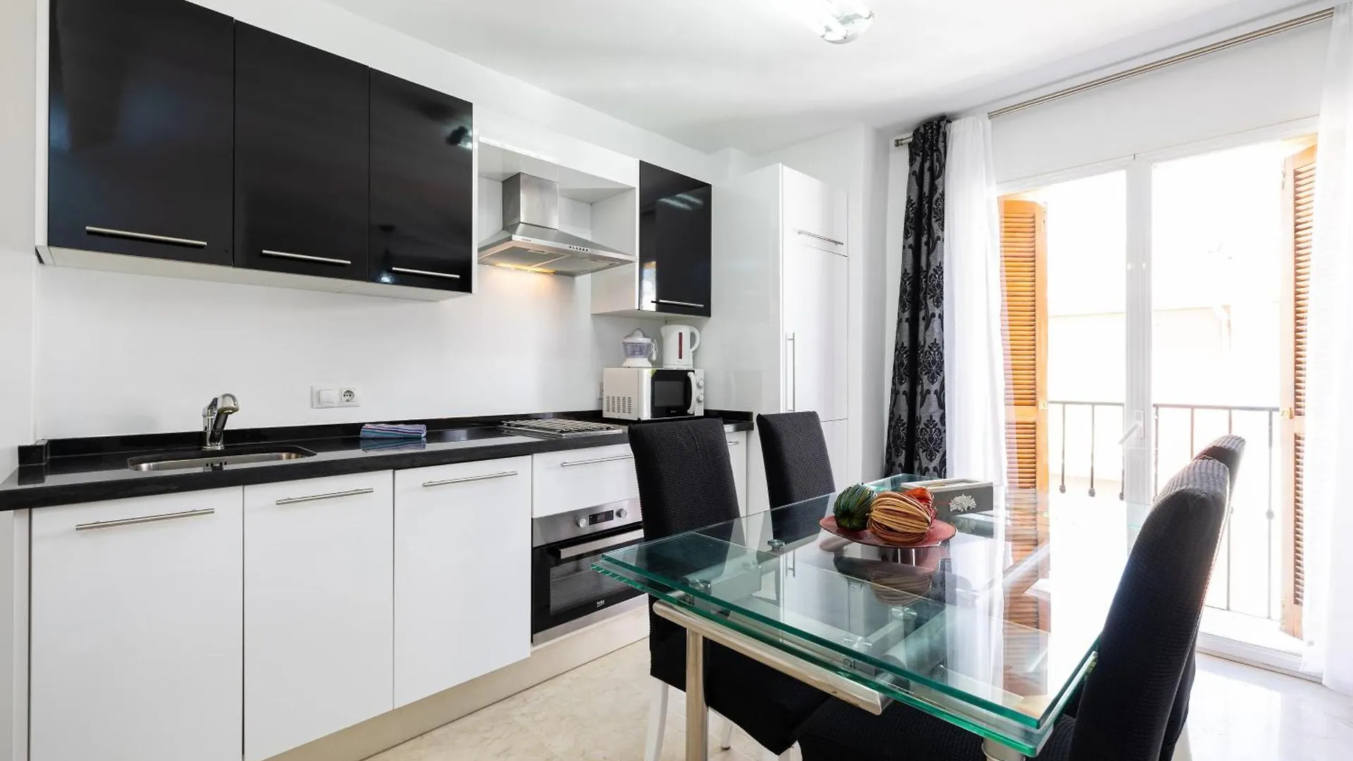 Holidays2Malaga Ancha Del Carmen Aacc, Lift, Wifi Apartment