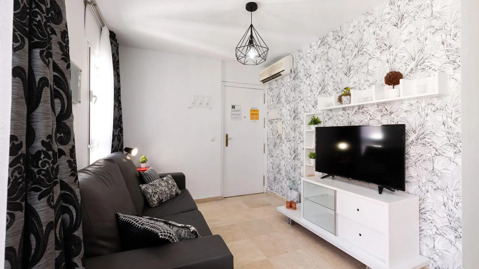 Holidays2Malaga Ancha Del Carmen Aacc, Lift, Wifi 0*, Malaga