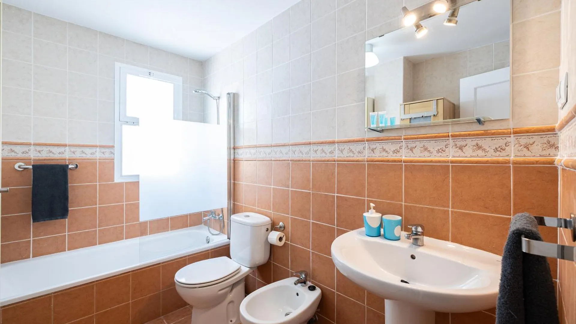 Apartment Holidays2Malaga Ancha Del Carmen Aacc, Lift, Wifi