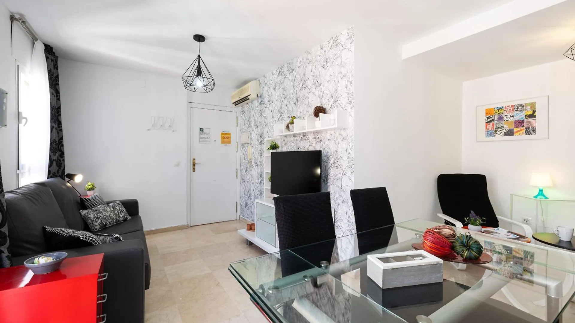 Holidays2Malaga Ancha Del Carmen Aacc, Lift, Wifi 0*, Malaga Spain