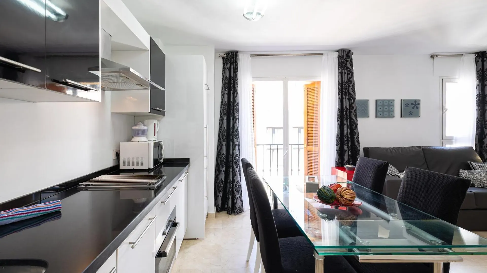 Holidays2Malaga Ancha Del Carmen Aacc, Lift, Wifi