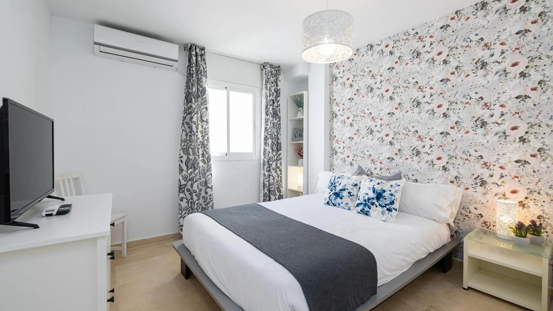 Apartment Holidays2Malaga Ancha Del Carmen Aacc, Lift, Wifi Spain